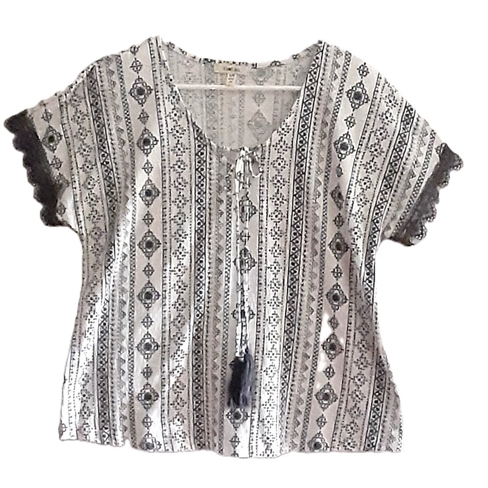 Como Blu Blouse LARGE Pullover Short Lace Sleeve Tassels V-Neck Boho Aztec